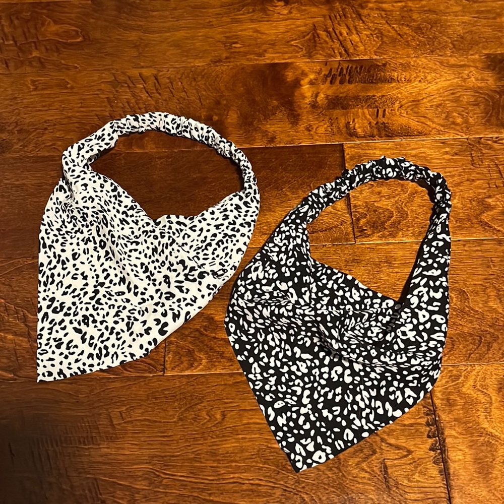 2 black and white headbands.